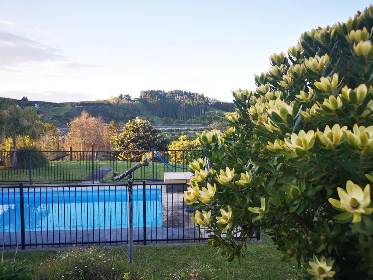 River Side Lodge Whakamarama Exterior photo